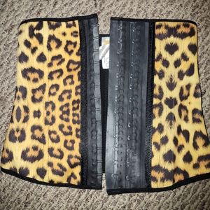 Ann Chery Corset size 34